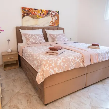 Jolly Porec: Blizu Centra I Mora Apartment