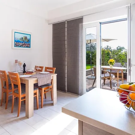 Jolly Porec: Blizu Centra I Mora Apartment *