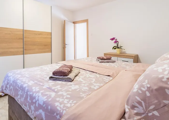 Jolly Porec: Blizu Centra I Mora Lägenhet